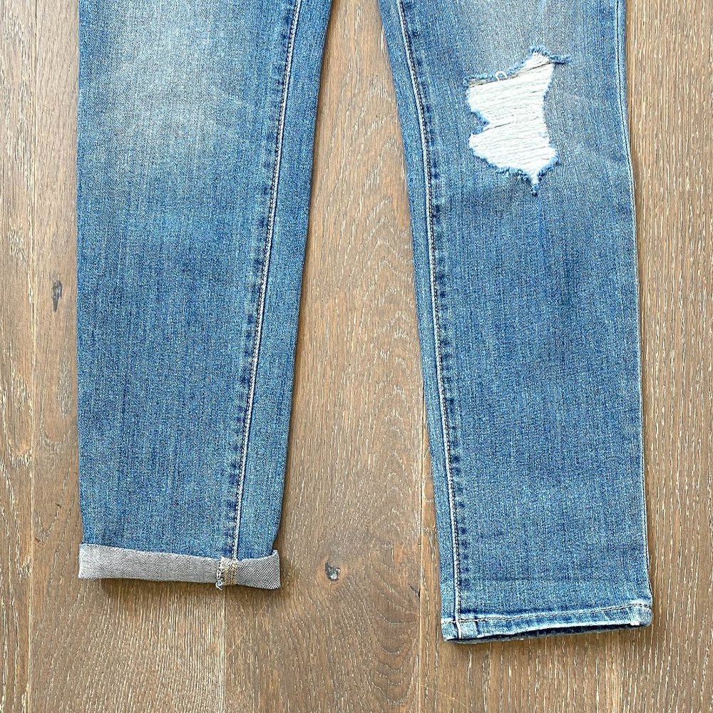 Joe's Jeans Distressed Slim Boyfriend Crop Jean 24 - Picture 10 of 11